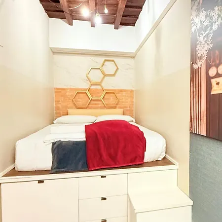 Dimora Frattina * روما