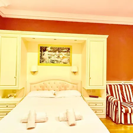 Dimora Frattina فندق مبيت وإفطار روما