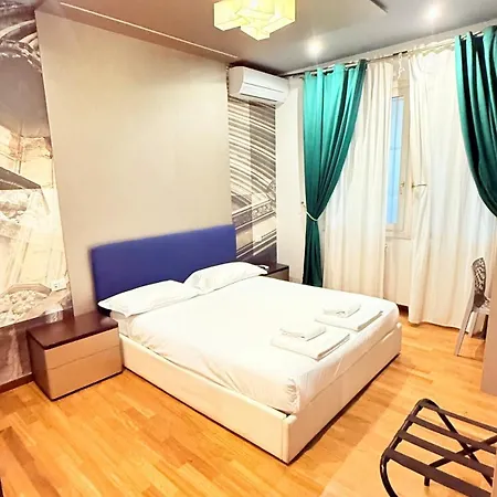 Dimora Frattina فندق مبيت وإفطار روما